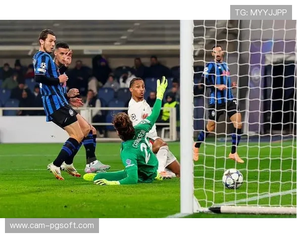 亚特兰大2-1逆转切尔西，德凯特拉雷制胜球折射入网